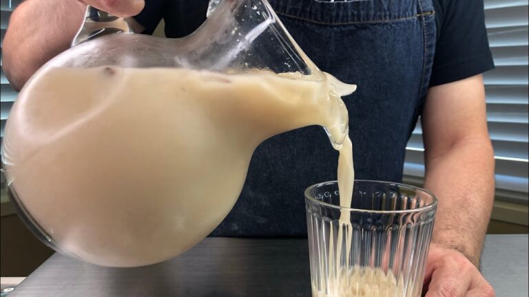 Descubre por qué la leche de avena controla el colesterol