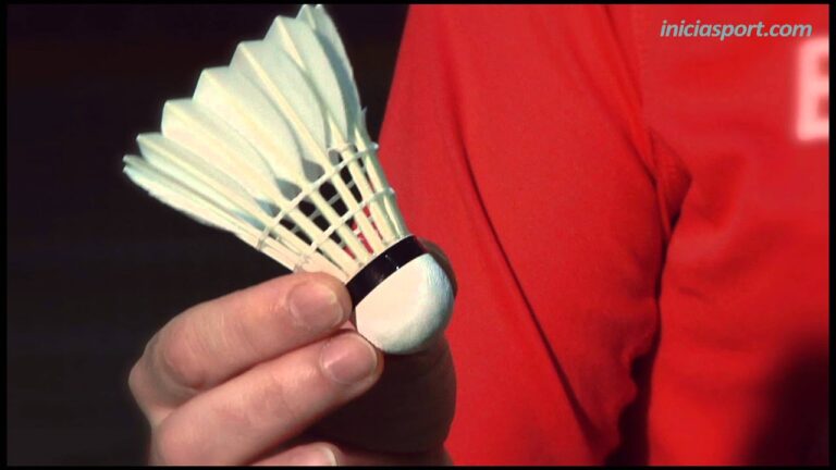 Nueva pelota de bádminton: ¡Descubre el nombre perfecto para mejorar tu juego!