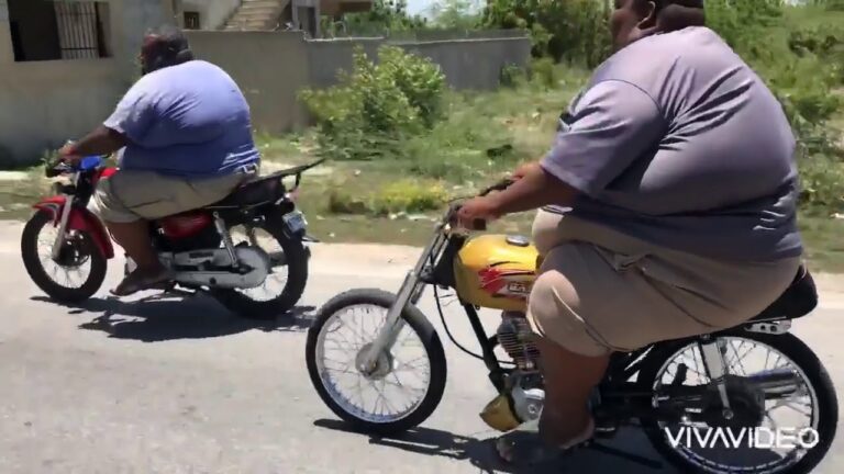 M&aacute;xima adrenalina en una moto peque&ntilde;a, &iquest;es posible ser gordo en dos ruedas?